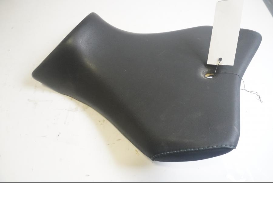 Baksidan på Sadel från en Yamaha YZF-R 125 -2009 motorcykel.