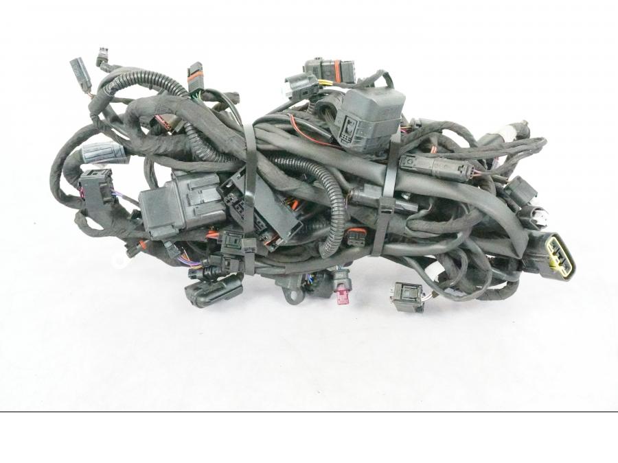 Höger sida på Kabelstam från en BMW R 1250 GSA -2021 motorcykel.