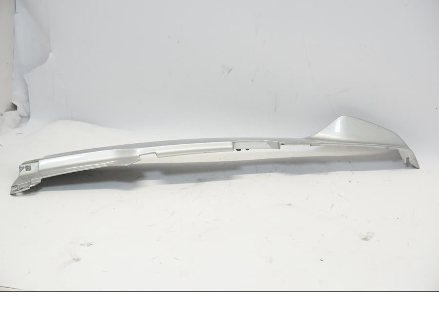 Vänster sida på Bakvinge från en BMW R 1150 RS -2004 motorcykel.