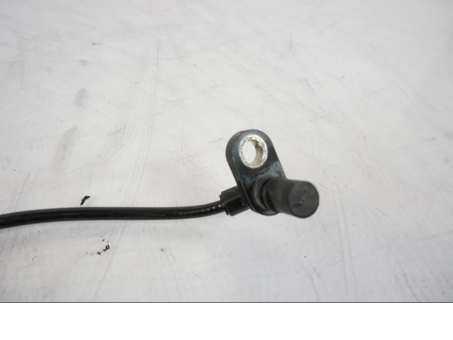 Höger sida på ABS givare från en KTM 1290 Super Duke -2019 motorcykel.