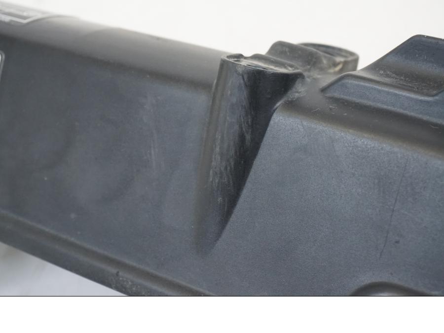 Höger sida på Kedjeskydd från en Honda VFR 800 -2003 motorcykel.