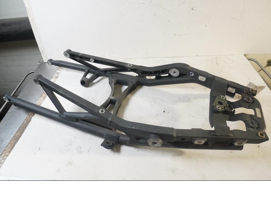 Vänster sida på Bakram från en Triumph Street Triple -2009 motorcykel.