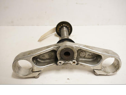 Baksidan på Gaffelkrona från en Yamaha BT 1100 -2002 motorcykel.