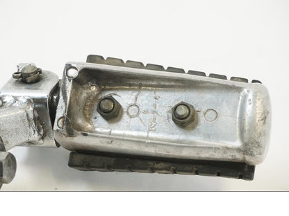 Snett nerifrån på Fotpinne från en Yamaha XV 750 -1998 motorcykel.