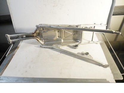 Höger sida på Bakram från en Aprilia SXV 550 -2008 motorcykel.