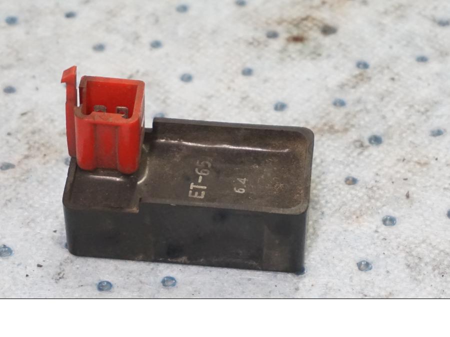 Framsidan på Relä från en Honda GL 1200 -1987 motorcykel.