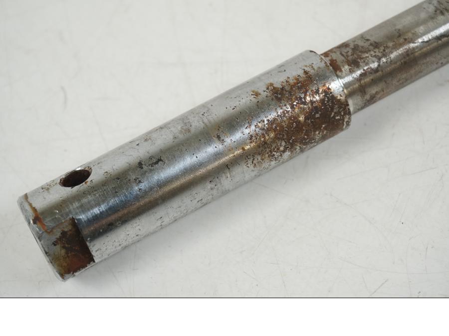 Vänster sida på Axel från en Yamaha XV 1100 -1993 motorcykel.