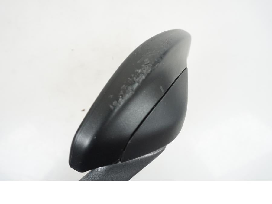 Baksidan på Backspegel från en Ducati Monster 937 -2021 motorcykel.