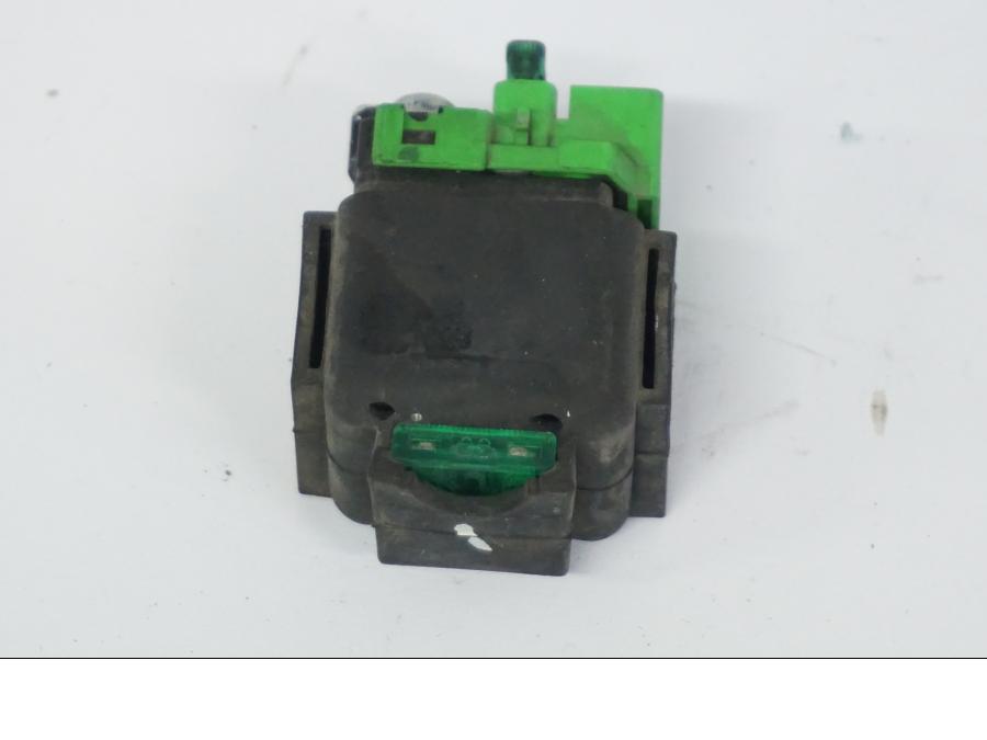 Snett nerifrån på Startrelä från en Honda CB 500 X -2015 motorcykel.