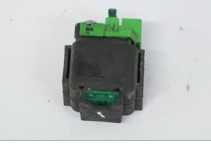 Snett nerifrån på Startrelä från en Honda CB 500 X -2015 motorcykel.