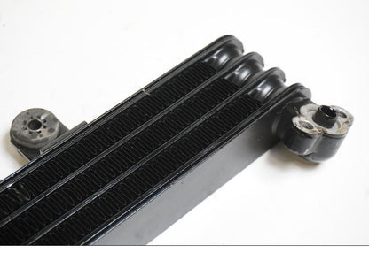 Snett uppifrån på Oljekyl från en Honda XRV 750 -1994 motorcykel.