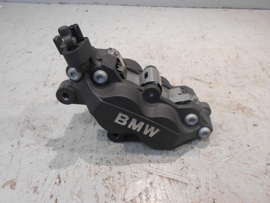 Framsidan på Bromsok från en BMW K 1600 -2015 motorcykel.