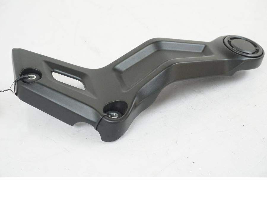 Vänster sida på Ramdekor från en Yamaha MT-07 -2019 motorcykel.