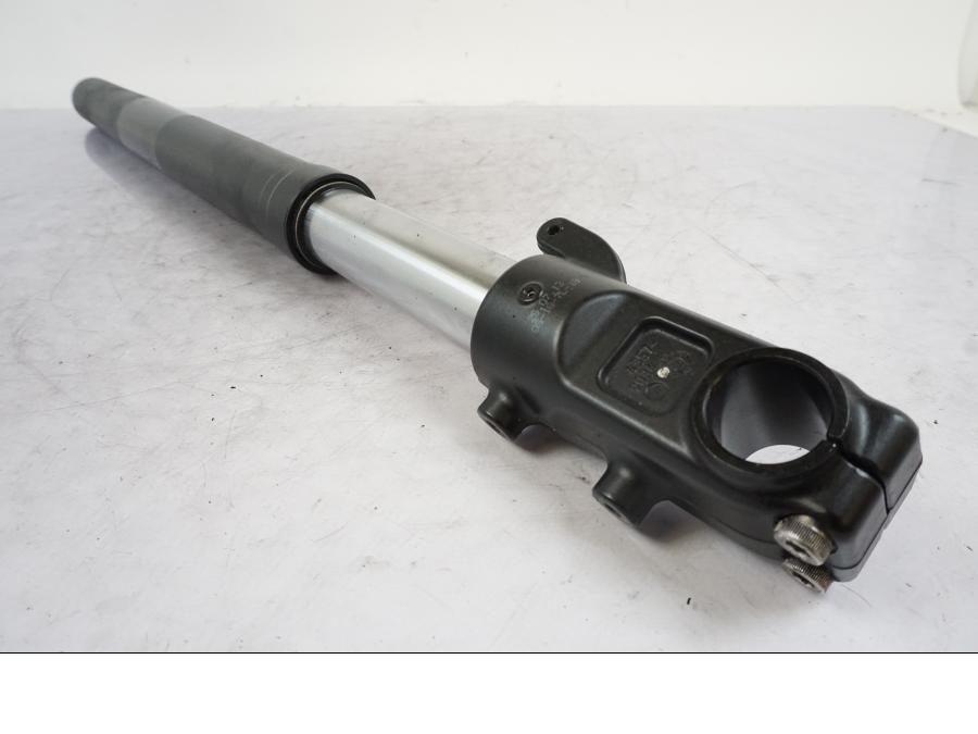 Framsidan på Gaffelben från en KTM 690 Duke -2014 motorcykel.