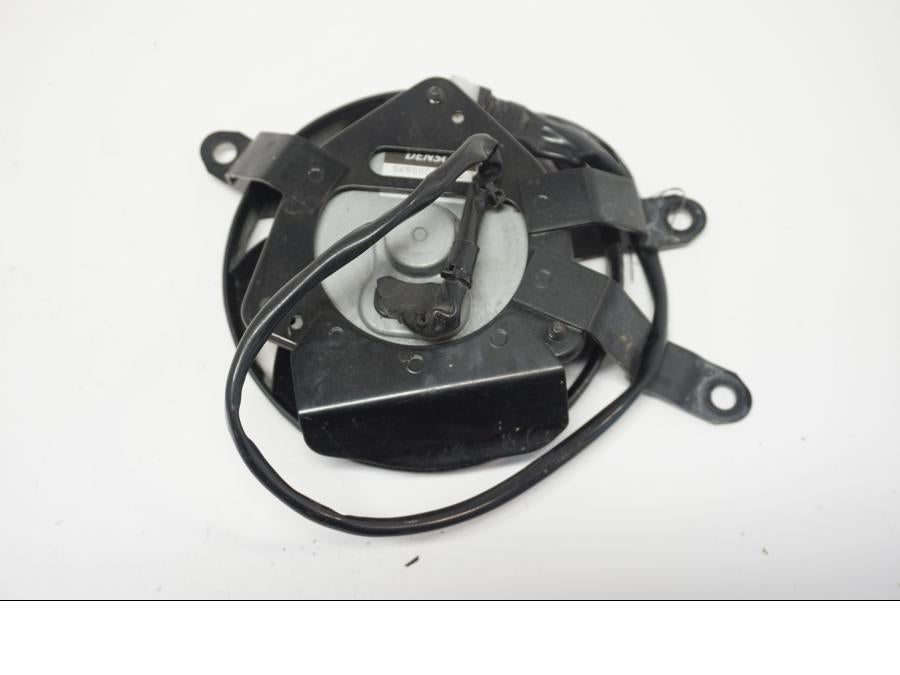 Höger sida på Vattenkylfläkt från en Yamaha FZ1-SA -2007 motorcykel.