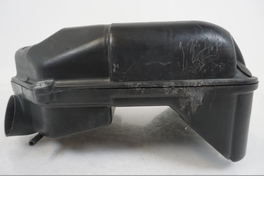 Höger sida på Luftburk från en Kawasaki ZZR 1100 -1994 motorcykel.