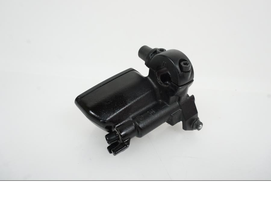 Vänster sida på Bromshuvudcylinder från en BMW S 1000 XR -2019 motorcykel.