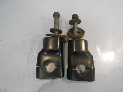 Baksidan på Styrfäste från en Yamaha FZS 1000 -2002 motorcykel.