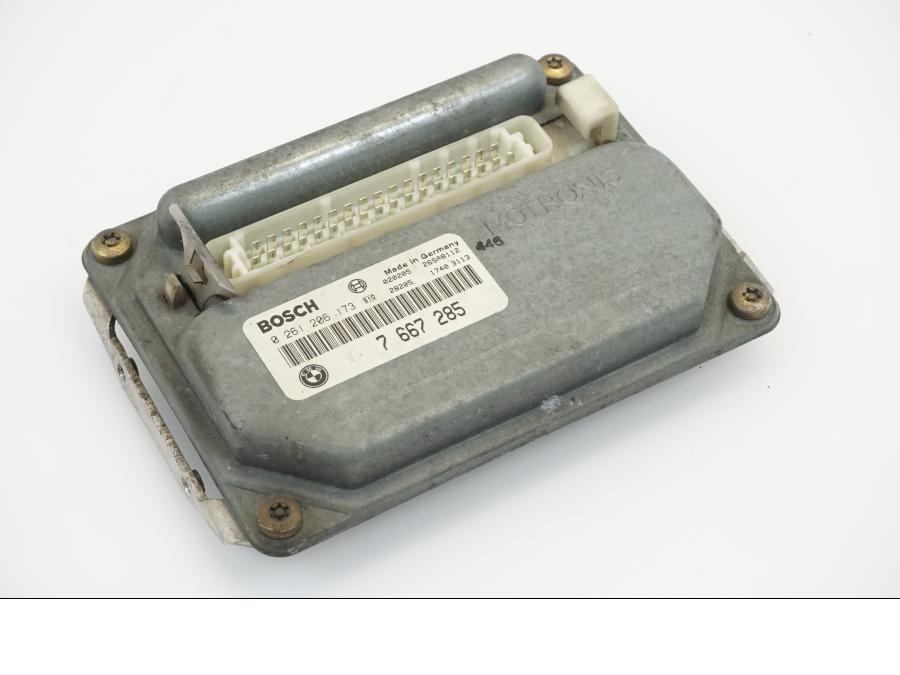 Vänster sida på CDI / ECU från en BMW R 1150 R -2002 motorcykel.