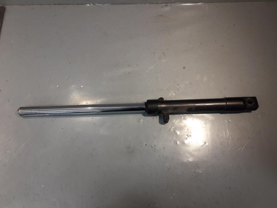 Framsidan på Gaffelben från en Honda CBR 125 R -2008 motorcykel.