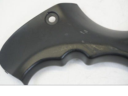 Baksidan på Instrumentplast från en Suzuki GSX 1300 R -2017 motorcykel.