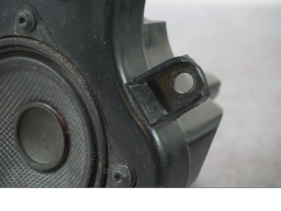 Vänster sida på Högtalarbox från en BMW K 1600 GTL -2015 motorcykel.