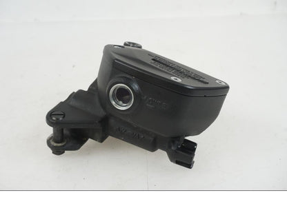 Framsidan på Bromshuvudcylinder från en BMW F 750 GS -2019 motorcykel.