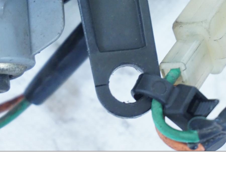 Snett nerifrån på Blinkers från en Honda XL 600 V -1994 motorcykel.