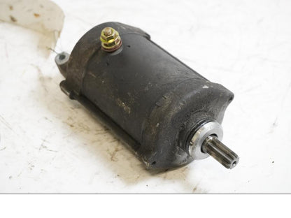 Framsidan på Startmotor från en Honda XL 1000 V -1999 motorcykel.