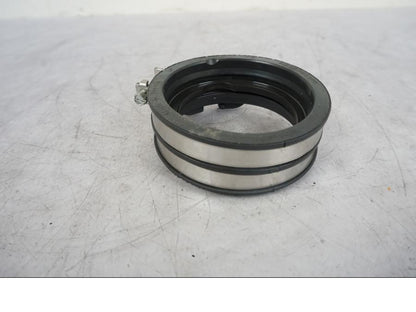 Höger sida på Insug från en KTM 1290 Super Duke R -2021 motorcykel.