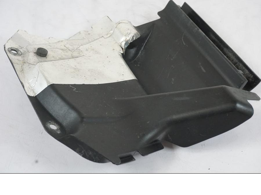 Baksidan på Värmeskydd från en Honda CBR 1000 RR -2007 motorcykel.