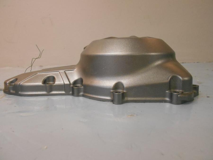 Vänster sida på Motorkåpa från en Kawasaki Z 650 ABS -2016 motorcykel.