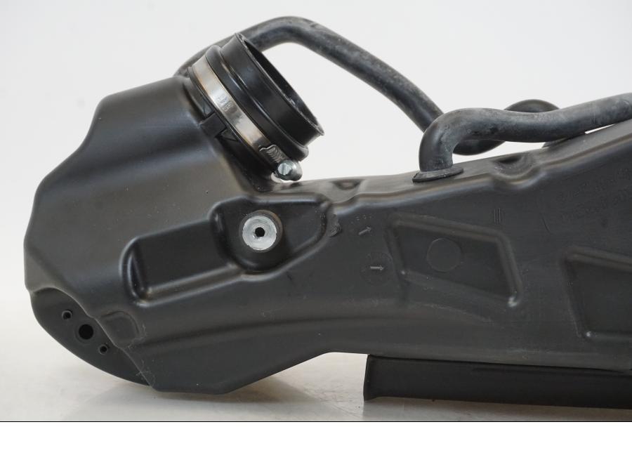 Extrabild1 på Luftburk från en Husqvarna 701 Supermoto -2020 motorcykel.