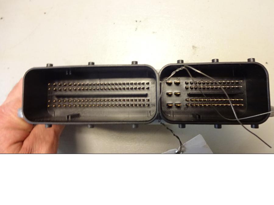 Vänster sida på Motronic Styrenhet från en BMW F 800 GT -2015 motorcykel.