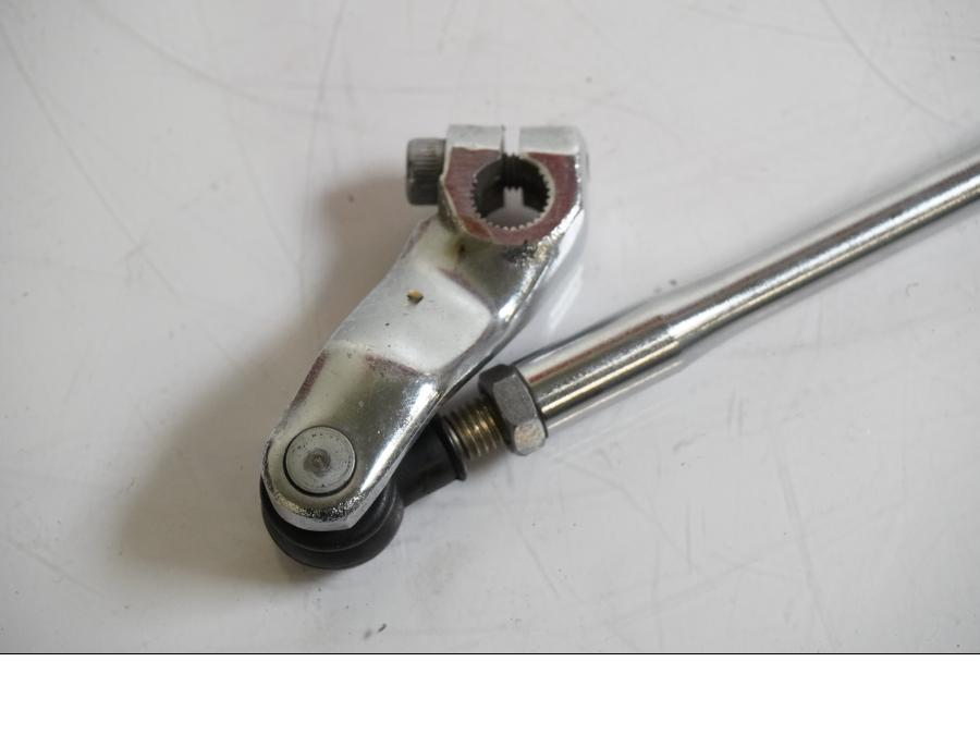 Baksidan på Växelarm från en Yamaha XV 1600 -2002 motorcykel.