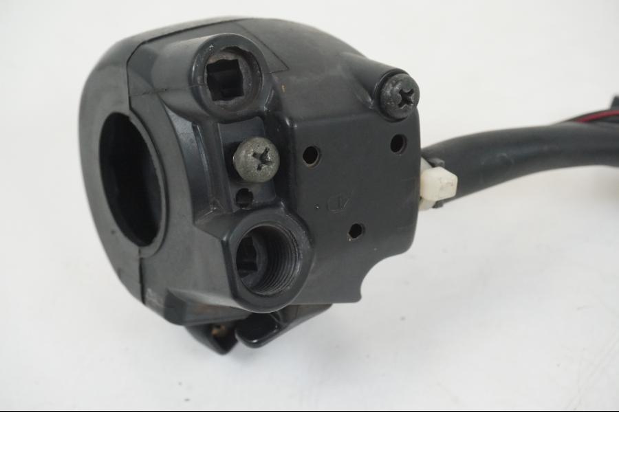 Extrabild1 på Styrelreglage från en Suzuki GSX-R 750 -2001 motorcykel.