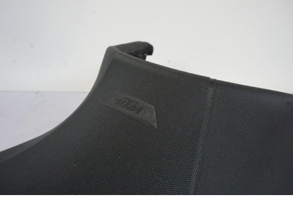 Snett nerifrån på Sadel från en KTM 1290 Super Duke -2019 motorcykel.