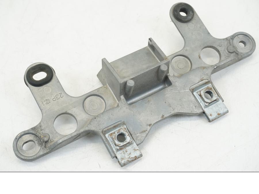 Höger sida på Sadelfäste från en Yamaha XT 1200 A -2010 motorcykel.