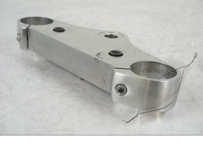 Vänster sida på Gaffelkrona från en Suzuki VZR 1800 -2009 motorcykel.