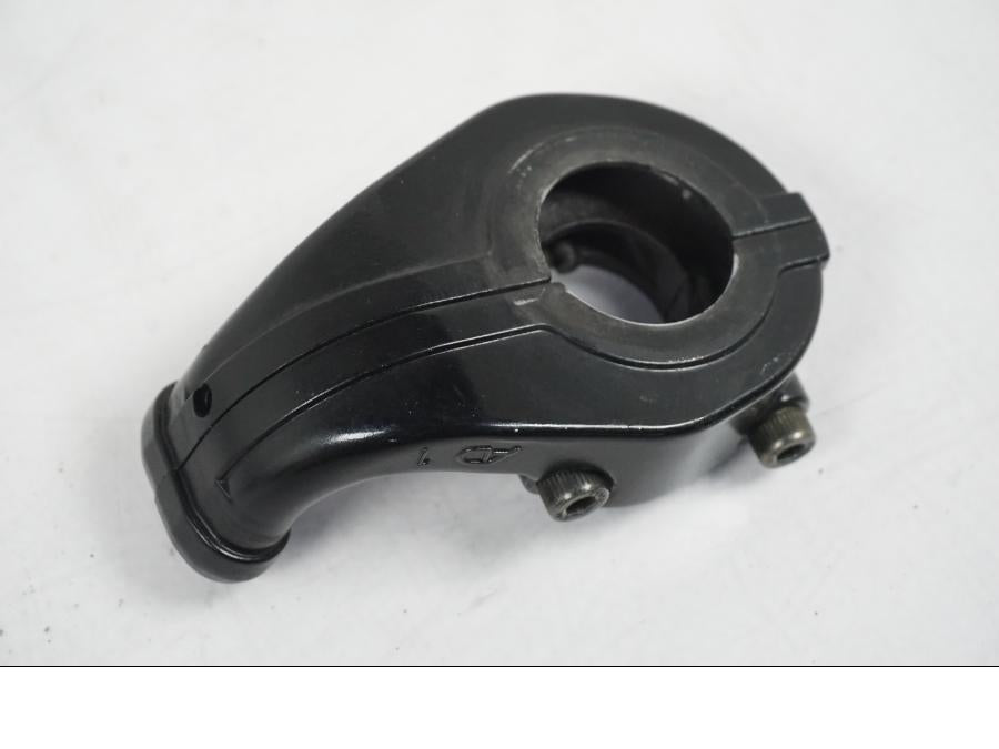 Baksidan på Gasklo från en Yamaha YZF 1000 R1 -2007 motorcykel.