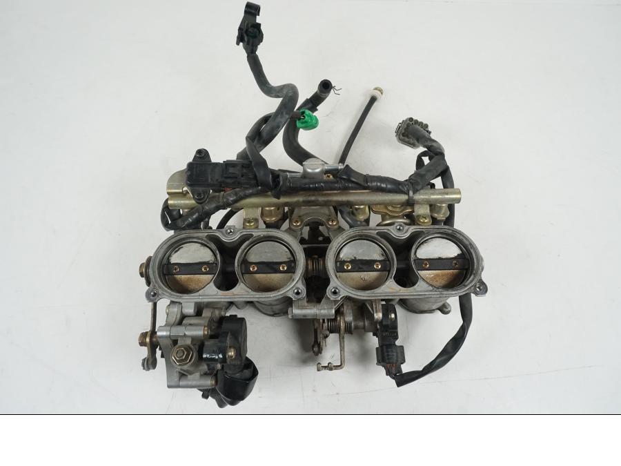 Framsidan på Spjällhus från en Yamaha YZF 1000 R1 -2004 motorcykel.