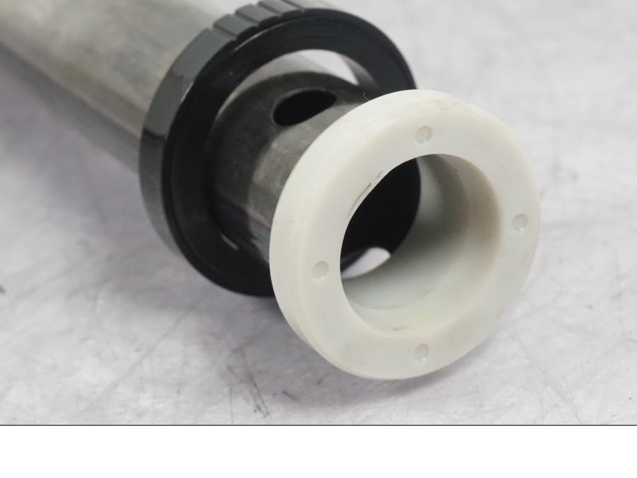 Snett nerifrån på Gaffelbensdelar från en Buell 1125 R -2008 motorcykel.