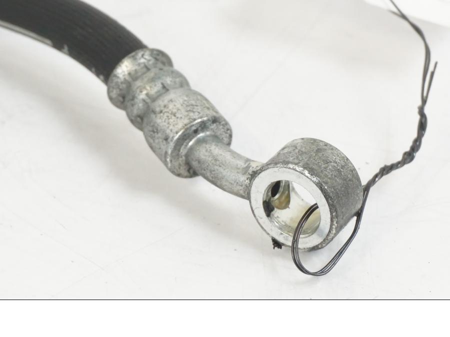 Höger sida på Bromsledning från en Suzuki VZR 1800 -2009 motorcykel.