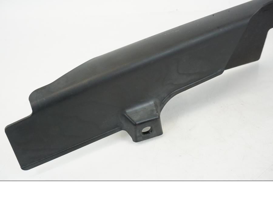 Vänster sida på Kedjeskydd från en Honda XL 1000 V -1999 motorcykel.