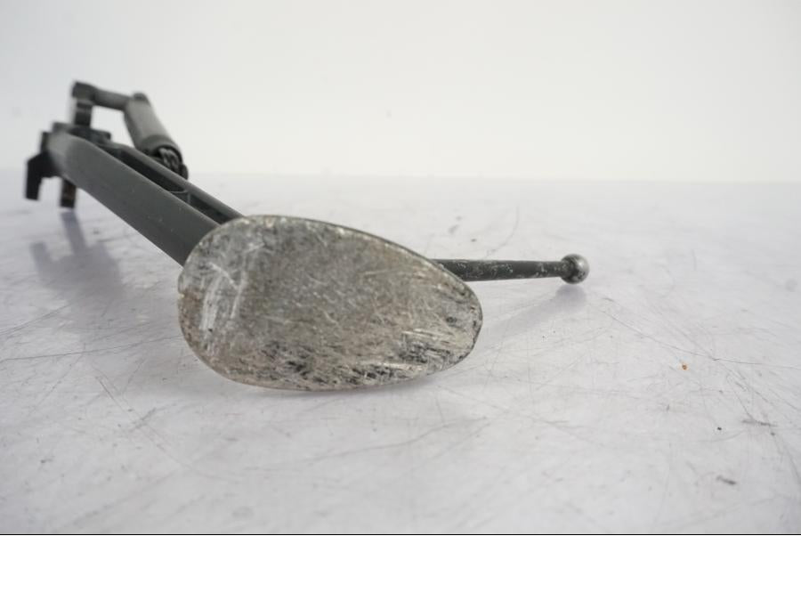 Snett uppifrån på Sidostöd från en KTM 1290 Super Duke -2019 motorcykel.