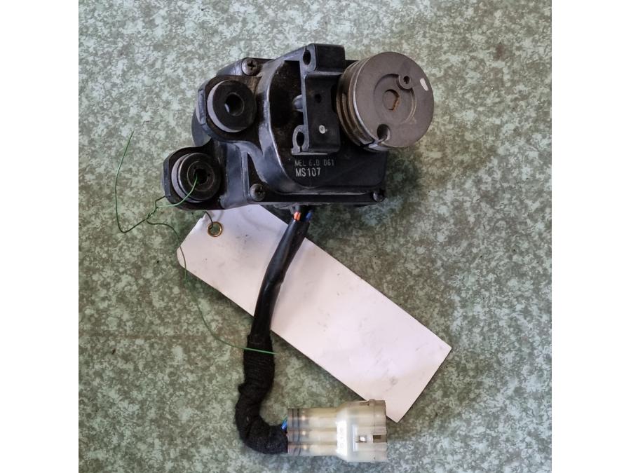 Framsidan på Avgasspjällmotor från en Honda CBR 1000 RR -2007 motorcykel.