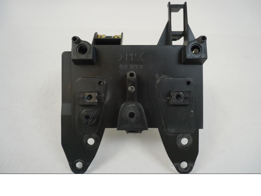 Extrabild1 på Batterihållare från en Yamaha YZF 1000 R1 -2007 motorcykel.