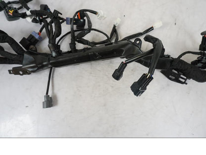 Vänster sida på Kabelstam från en KTM 1290 Super Duke R -2021 motorcykel.