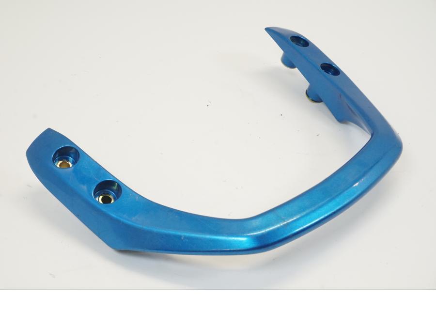 Höger sida på Passagerarhandtag från en Yamaha FZ-S 600 -2001 motorcykel.