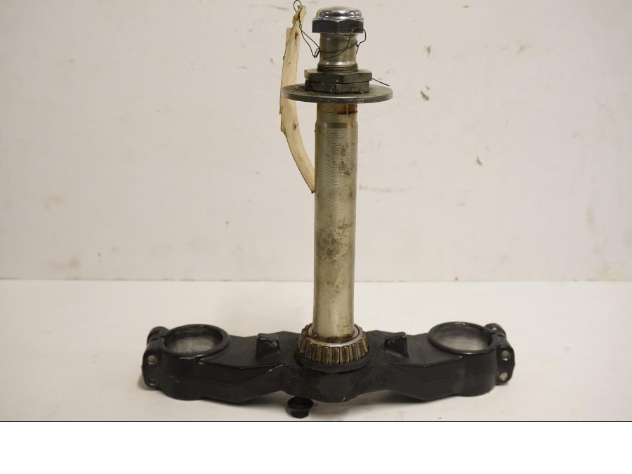 Framsidan på Gaffelkrona från en Triumph TT 600 -2001 motorcykel.